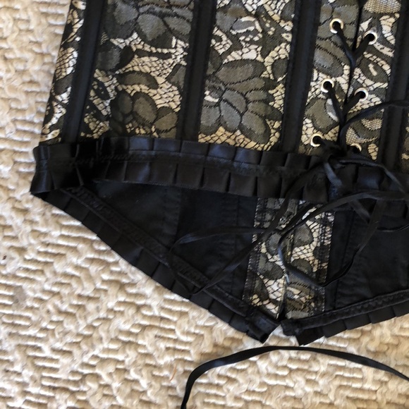 Moulin Rouge French Burlesque Dancer Halloween costume - Picture 7 of 16